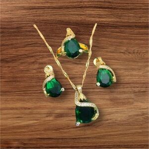 4pc Women’s Elegant Green and Gold Crystal Fashion Jewelry Set